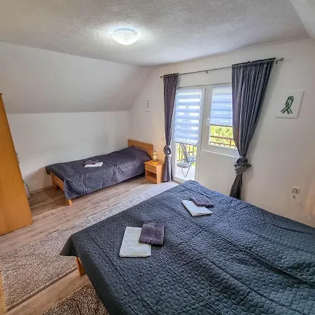 Aparthouse Bilic Apartment *